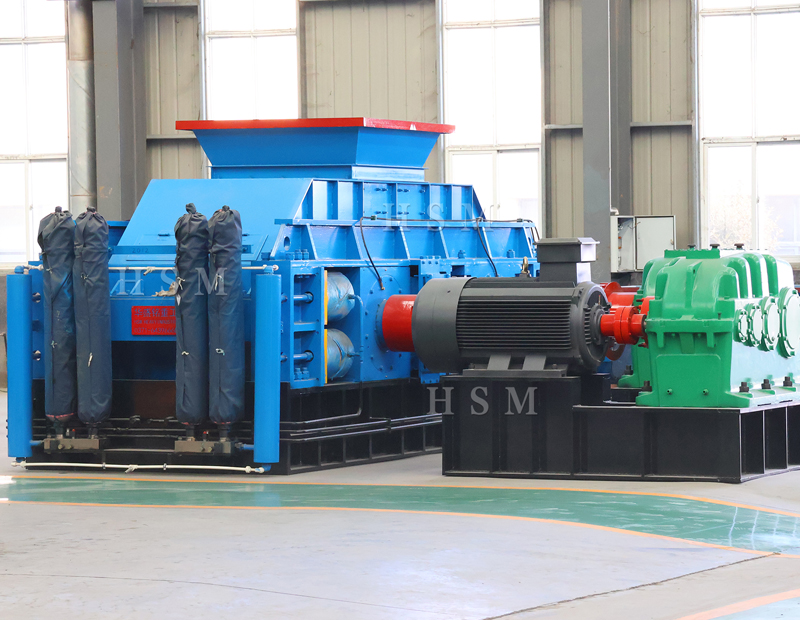 每小時產(chǎn)能約100-200噸對輥制砂機選哪種？