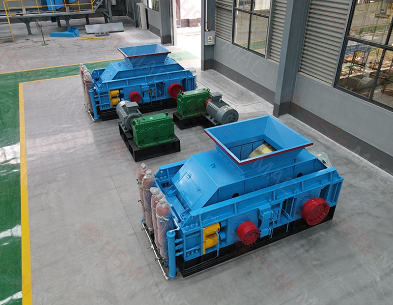 埋弧焊焊劑破碎機(jī)車間實(shí)拍